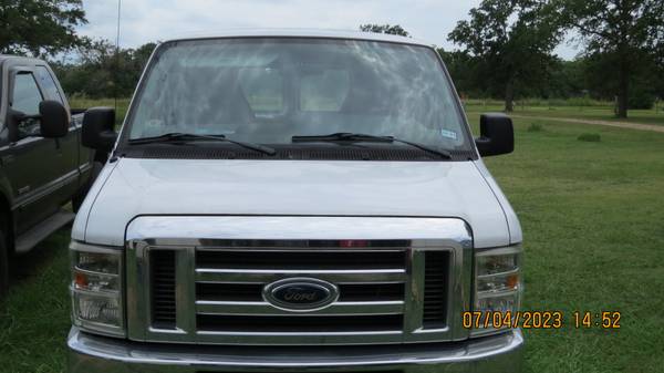 2009 Ford E 250 Cargo Van - $13,500 (La Grange)