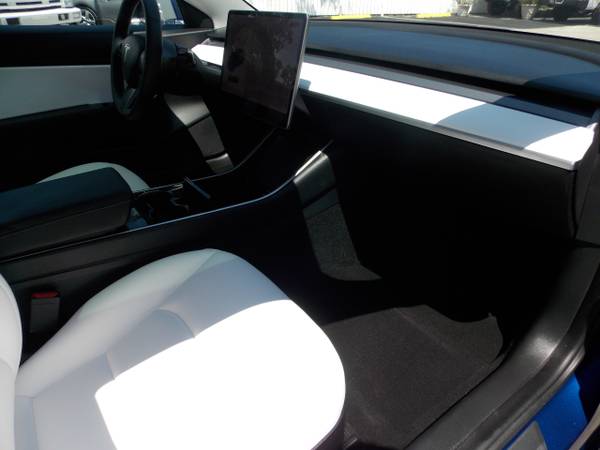 2020 Tesla Model 3 Long Range AWD - $32,790 (Vero beach)