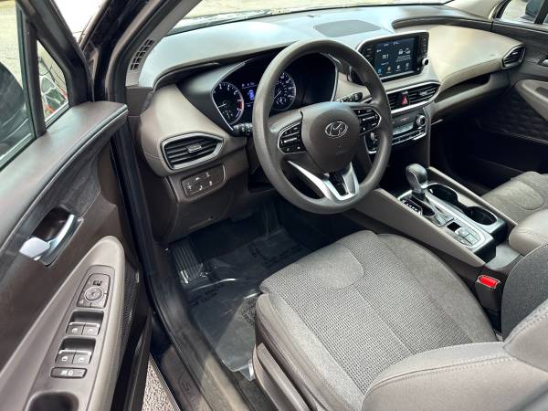 2019 Hyundai SANTA FE SE 2.4L AWD Clean Title Excellent Condition - $17,999 (Key Auto Denver (303) 960-2027)