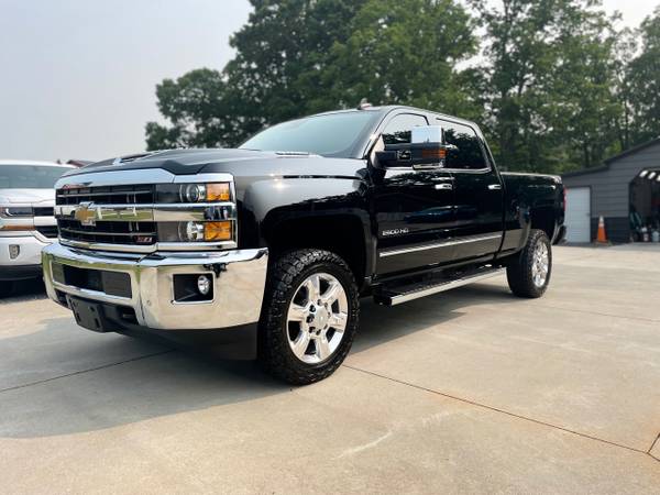 2019 Chevrolet Silverado 2500 LTZ Crew Cab 4WD SWB - $48,900 (WE DELIVER ANYWHERE)