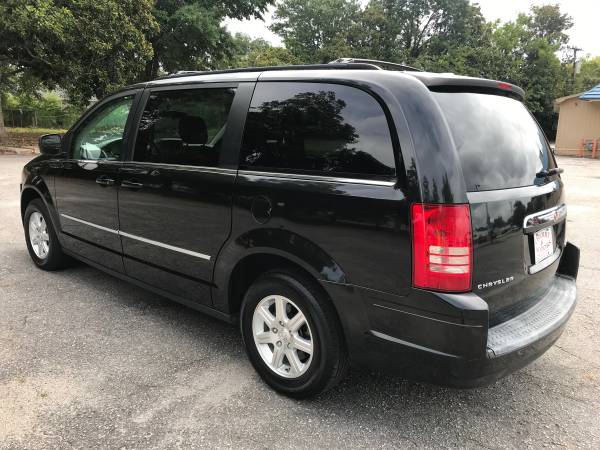 2010 chryser Town & Country "Touring" - $3,995 (618 Poinsett Hwy)