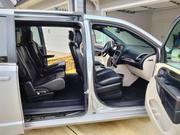 2019 Dodge Grand Caravan SXT - $18,950 (Lake Wylie , SC)