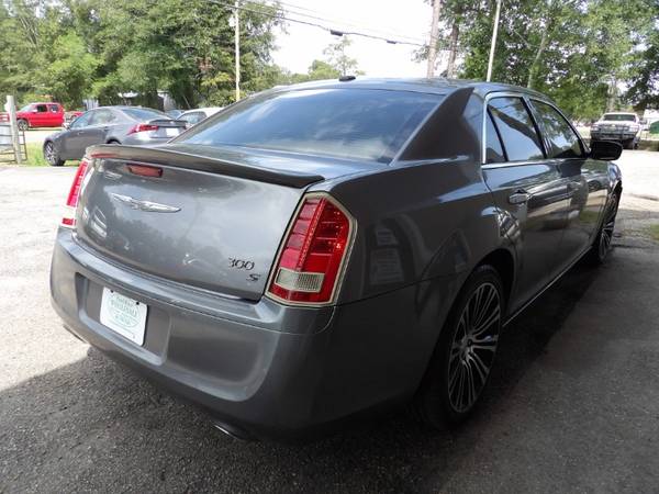 2011 Chrysler 300 Limited RWD - $7,988 (39466)