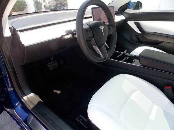 2020 Tesla Model 3 Long Range AWD - $32,790 (Vero beach)