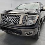 2017 Nissan Titan Crew Cab Platinum Reserve 5.5 ft - truck (Nissan Titan Black)