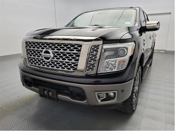 2017 Nissan Titan Crew Cab Platinum Reserve 5.5 ft - truck (Nissan Titan Black)