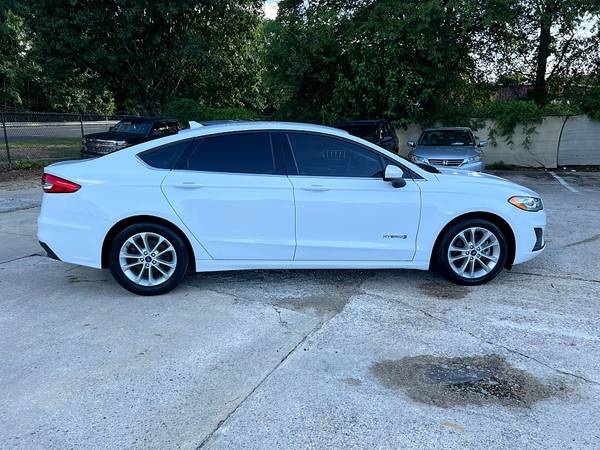 2019 Ford Fusion Hybrid SE PRICED TO SELL! - $18,999 (2604 Teletec Plaza Rd. Wake Forest, NC 27587)