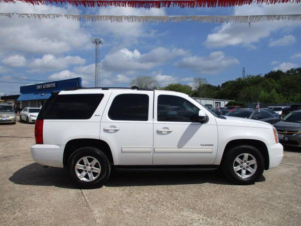 2011 GMC YUKON SUV 4-DR - SE HABLA ESPANOL (+ WE HAVE FINANCING APPROVALS FOR ALL CREDIT TYPES!)