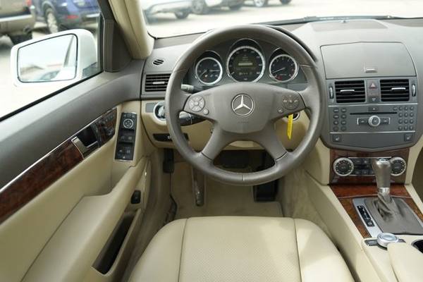 2010 Mercedes-Benz C-Class C 300 Luxury - $13,997