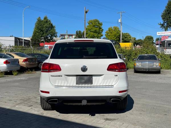 2014 Volkswagen Touareg 4dr 3.6L Sport - $19,869