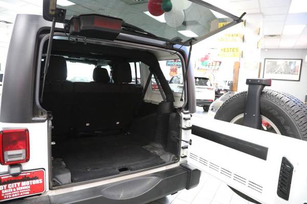 2016 Jeep Wrangler Unlimited JK (+ Windy City Motors)