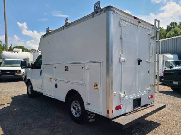 2018 GMC Savana 3500 SRW KUV Utility Service Box Truck Plumber Van - $39,900 (Peachland)