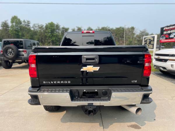 2019 Chevrolet Silverado 2500 LTZ Crew Cab 4WD SWB - $48,900 (WE DELIVER ANYWHERE)