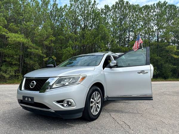 2013 Nissan Pathfinder SL PRICED TO SELL! - $10,999 (2604 Teletec Plaza Rd. Wake Forest, NC 27587)