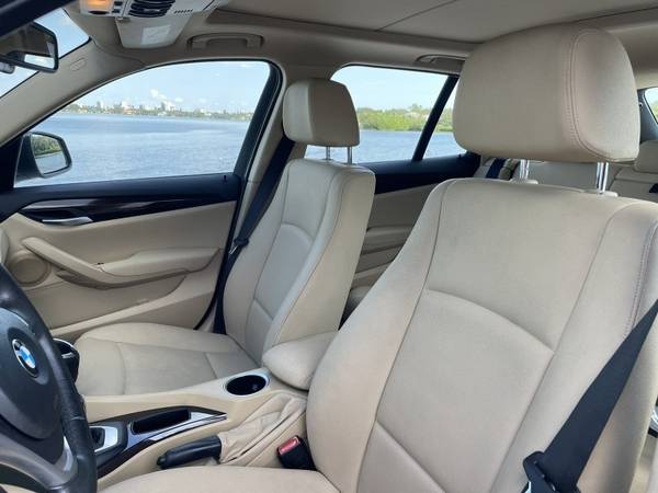 2015 BMW X1 sDrive28i~ WHITE/ BEIGE LEATHER~ PANO ROOF~ 2.0 4 CYL~ GREAT ON - $11,890 (Sarasota, FL)