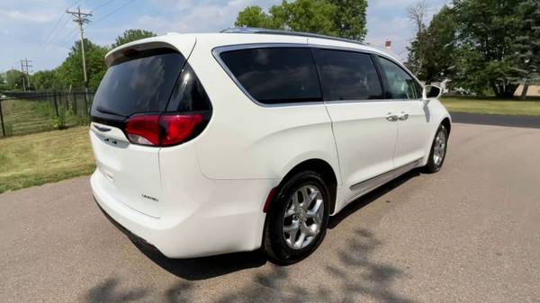 2018 Chrysler Pacifica Limited with 86K miles. 1 Year Warranty! - $20,944 (Jordan)