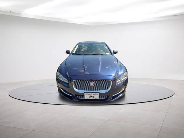 2016 Jaguar XJ L Portfolio w/ illumination Pkg. (Jaguar XJ Sedan)