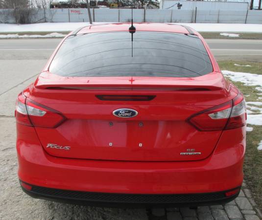 LOW MILES!*2014 FORD FOCUS"SE"*RUST FREE*RUNS GREAT*MOONROOF*LEATHER! - $9,950 (WATERFORD)