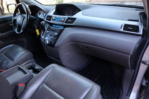 2011 Honda Odyssey  Touring Van - $15,999 (Victory Motors of Colorado)