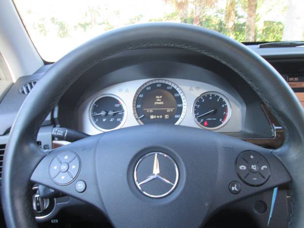2011 Mercedes-Benz GLK-Class RWD 4dr GLK 350 - $18,590 (Vero beach)