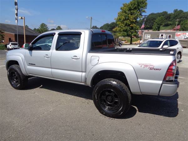 2011 Toyota Tacoma Double Cab 4WD V6 TRD-Sport *LIFTED* - $21,995 (Franklin, North Carolina)