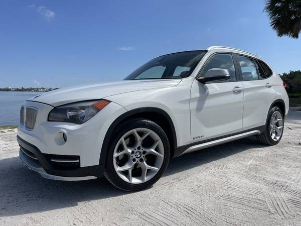 2015 BMW X1 sDrive28i~ WHITE/ BEIGE LEATHER~ PANO ROOF~ 2.0 4 CYL~ GREAT ON - $11,890 (Sarasota, FL)