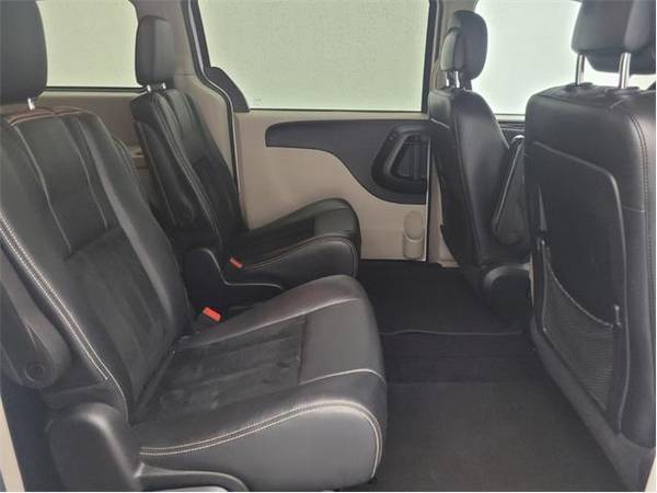 2016 Dodge Grand Caravan SXT Plus - mini-van (Dodge Grand_ Caravan White)