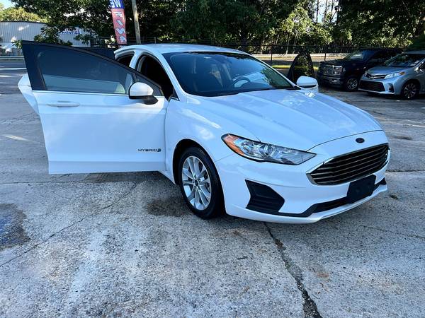 2019 Ford Fusion Hybrid SE PRICED TO SELL! - $18,999 (2604 Teletec Plaza Rd. Wake Forest, NC 27587)