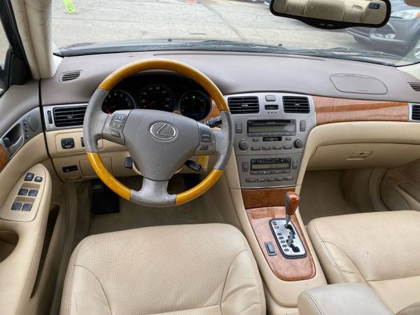 2005 Lexus ES 330 Base 4dr Sedan - $6,995 (_Lexus_ _ES 330_ _Sedan_)