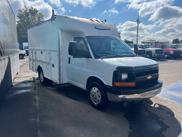 2003 CHEVORLET EXPRESS 3500 XL KUV VAN 6.0 LITER V8 306K MILES - $8,988 (Murfreesboro)