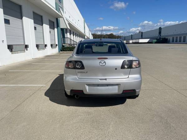 2008 Mazda 3 4DR SEDAN 5Spd MANUAL LOCAL NO ACCIDENTS 169,000KM - $5,888 (NEW WESTMINSTER)