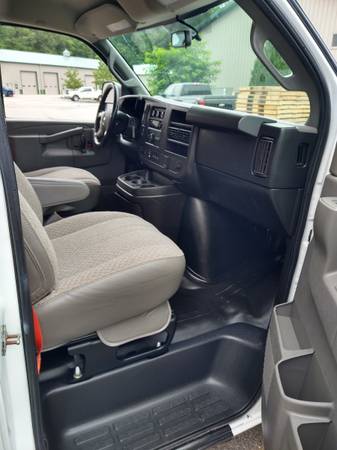 2017 Chevrolet Express Van 3500 with New Certified Transmission - $17,999 (Pembroke)