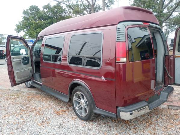 1998 Chevrolet Express G1500 Cargo - $4,500 (wilmington)