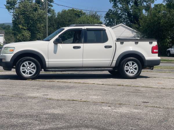 2008 Ford Explorer Sport Trac XLT 4x2 - $7,300 (Salem)