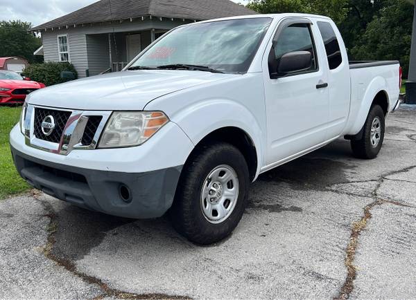 2012 Nissan Frontier SV I4 King Cab 2WD - $5,900 (Dexter, MO)