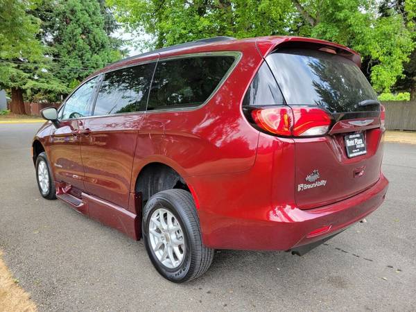 2021 Chrysler Voyager LXI (Mobility Van) - $49,881