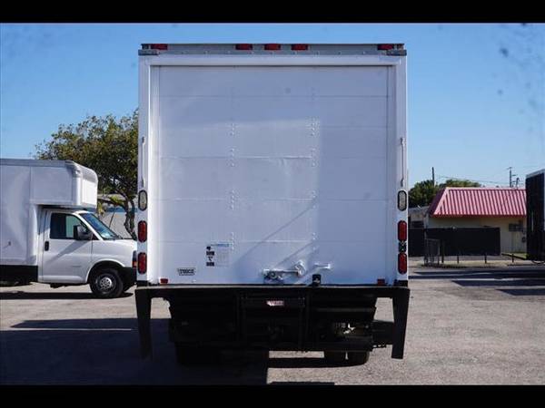 2013 *Isuzu* *NPR *16' Box Truck w/Liftgate* White - $33,997 (SRQ AUTO LLC)