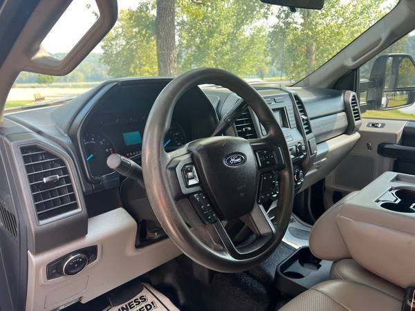 2019 Ford F-350 Crew Cab DRW 4x4 - $45,900 (Forsyth, MO)