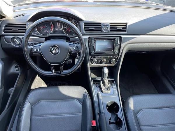 2017 Volkswagen Passat VW 1.8T R-Line 1.8T R-Line  Sedan - $254 (Est. payment OAC†)