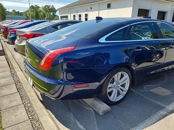 2016 Jaguar XJ L Portfolio w/ illumination Pkg. (Jaguar XJ Sedan)