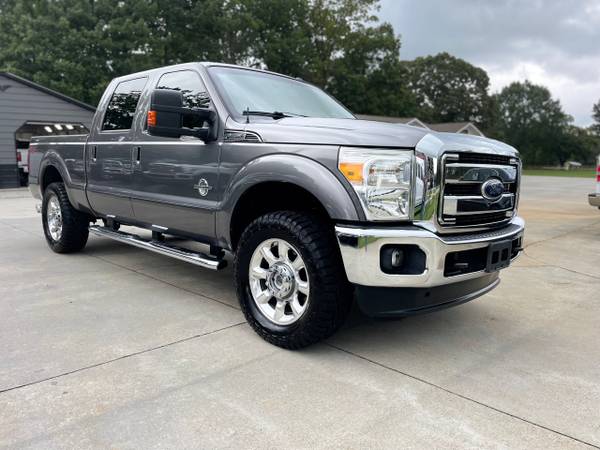 2014 Ford F-250 Lariat - $36,900 (WE DELIVER ANYWHERE)