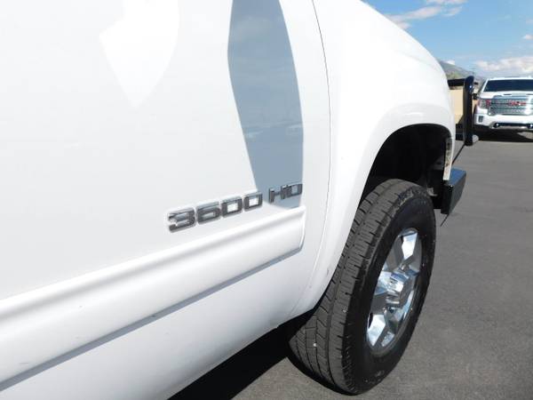 2014 *GMC* *Sierra 3500HD* *SLE* Summit White - $29,900 (Watts Automotive)