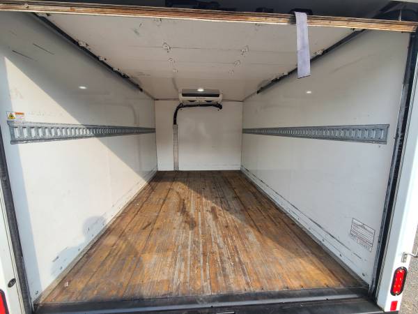 2019 GMC Savana 3500 Reefer Refrigerated Box Truck with Thermo King - $26,900 (Peachland)