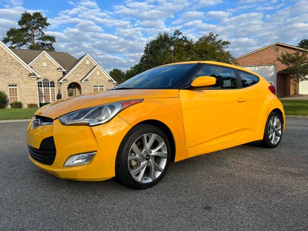 2017 Hyundai Veloster Base Coupe 3D (1.6L I4 DI) With Back up camera - $10,995 (Indian Trail)