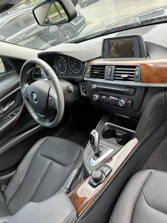 2015 BMW 320i xDrive AWD 4dr Sedan - $14,900 (Charlotte)