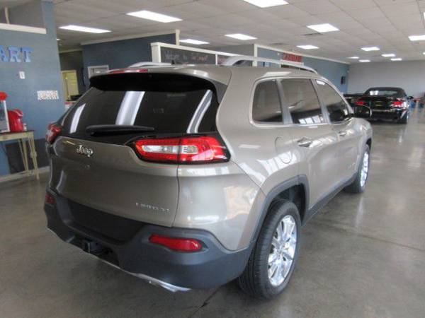 2017 Jeep Cherokee LIMITED SUV - $23,977 (FINANCING AVAILABLE)