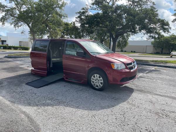 Dodge Grand Caravan Whhelchair Accessible Van - $31,900 (Bradenton)