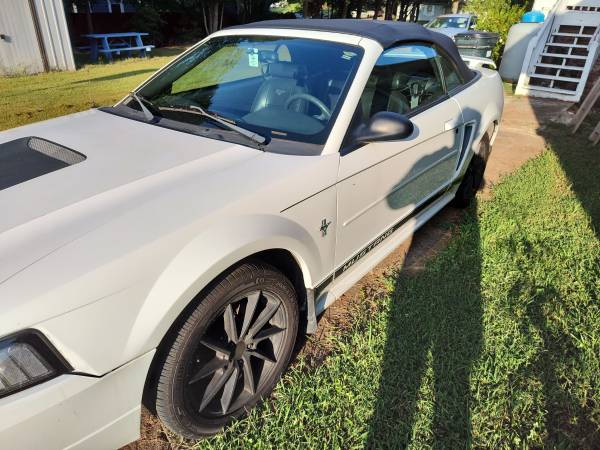 2002 Ford Mustang Convertible - $8,900 (Spartanburg)