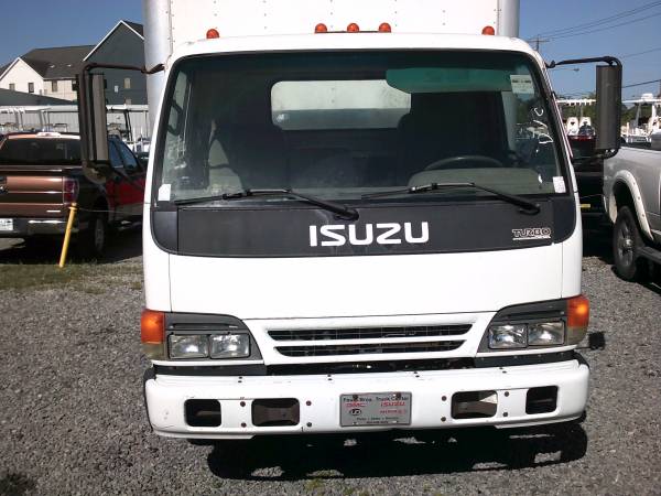 2004 ISUZU   BOX TRUCK DIESEL - $9,995 (Charleston)