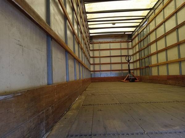 2012 Freightliner M2 106 26' Box Truck RTR# 3023981-01 - $18,000 (Birmingham)